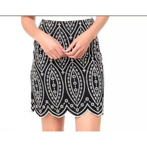 LOFT Embroidered Scalloped Black White Skirt Sz 4